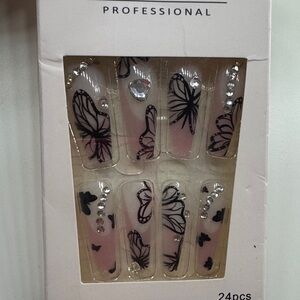 Black Butterfly Press-On Nail Set